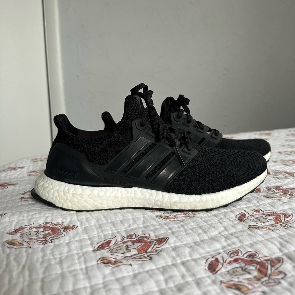 ULTRABOOST 5.0 DNA SHOES
